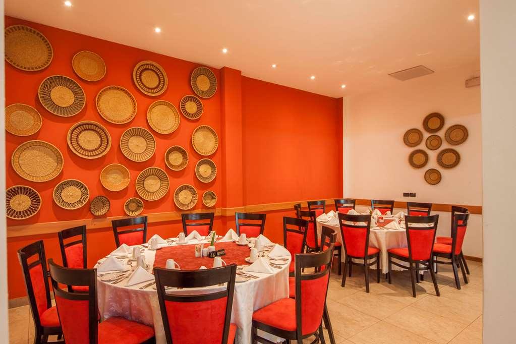 Fiesta Royale Hotel Accra Restaurant bilde